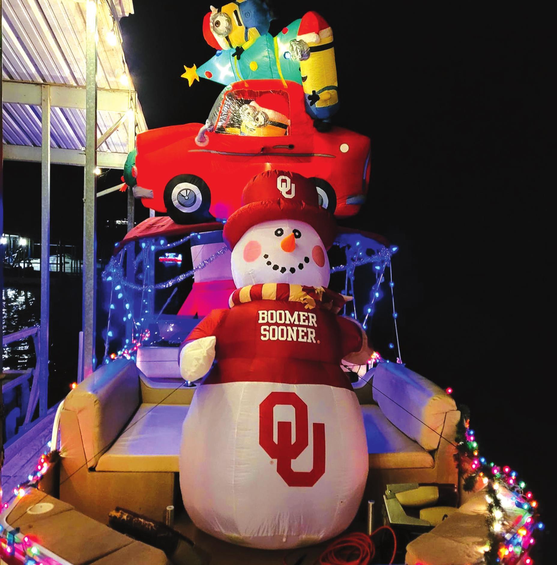 Lighted Boat Parade draws large crowd