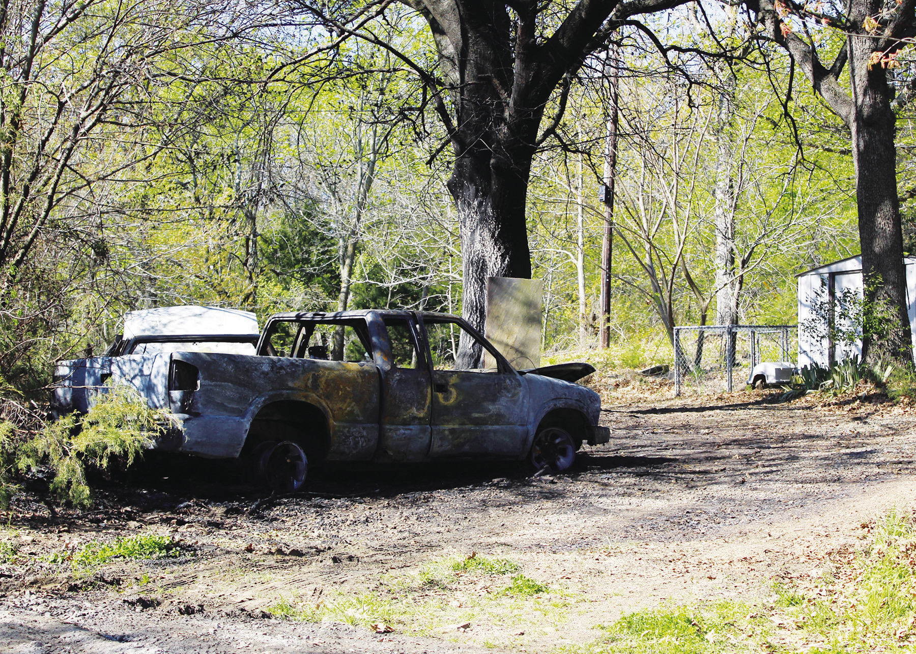 Vehicles burned in outofcontrol leaf fire Eufala Indian Journal